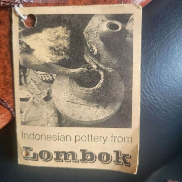 Indonesian pottery from Lombak Fish Dish Sand Art Piece 12 X 12 Has Brochure - Picture 4 of 10